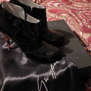 Giuseppe zanotti ankle booties